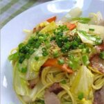 キャベツ、たまねぎ、豚肉の”塩焼きそば”